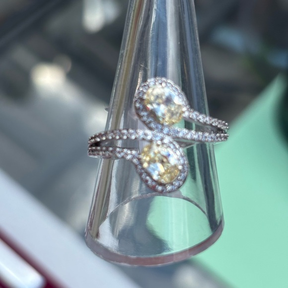 NWT BOMB PARTY RING SIZE 10! - Picture 1 of 5